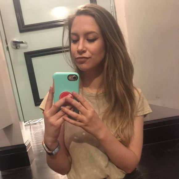 Meet your Posher, Emily - Picture 1 of 1